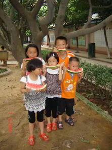 打架观众吃瓜,观众吃瓜，见证打架盛宴