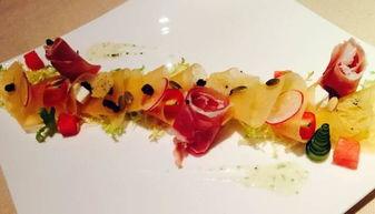 王府井东胜吃瓜,吃瓜群众的欢乐盛宴