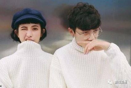 吃瓜作者情侣网名,揭秘吃瓜作者背后的甜蜜故事