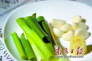 彭青医专吃瓜,揭秘校园热点事件背后的真相