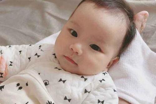 吃瓜吓哭婴儿的人,婴儿目睹“瓜界奇观”泪洒现场